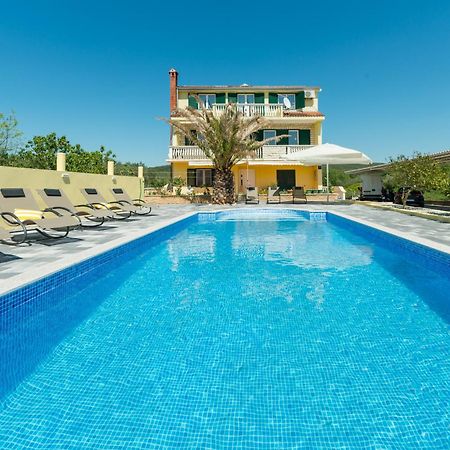 Crowonder Sun&Fun Holiday House With Large Swimming Pool, Playroom And Garden Bibinje Exterior foto